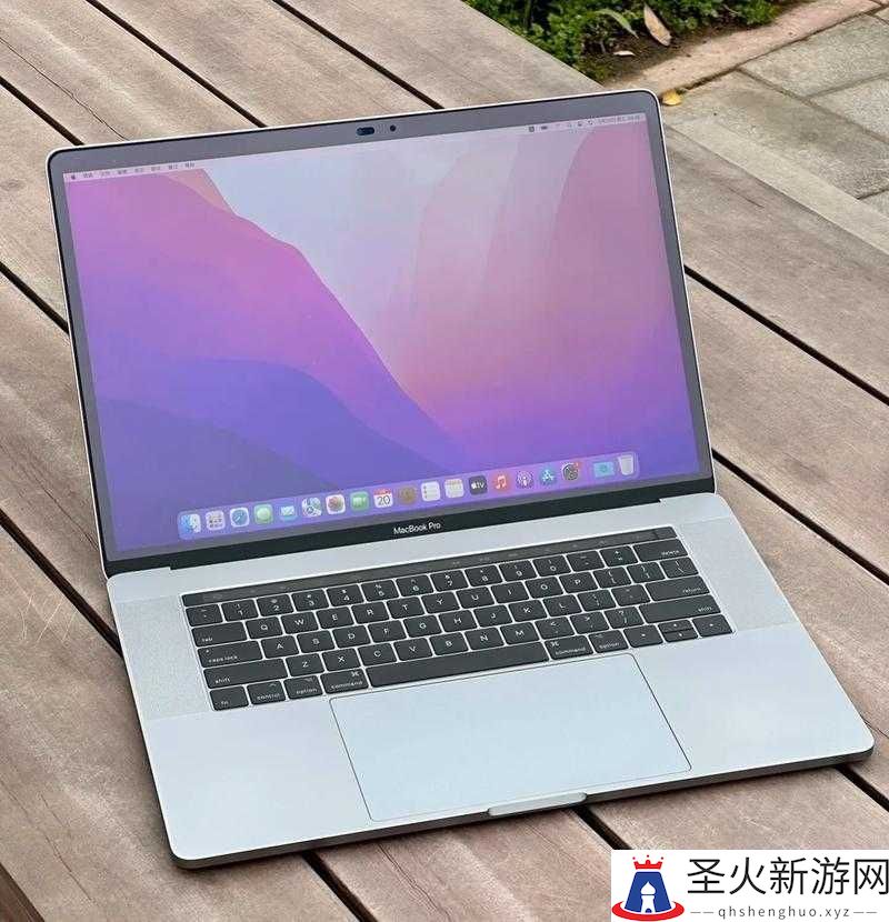 性能卓越的MACBOOK PRO：高清体验与顶尖性能解析